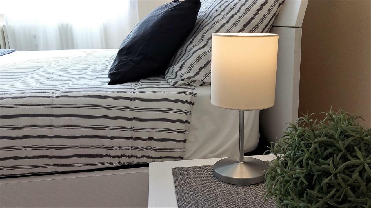 Lovely, Charming And Quiet Apartment In The Centre Air Conditioned And Free Private Garage Como Dış mekan fotoğraf